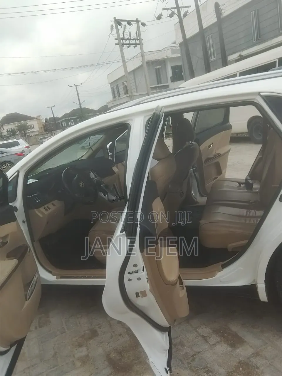 Toyota Venza 2010 White