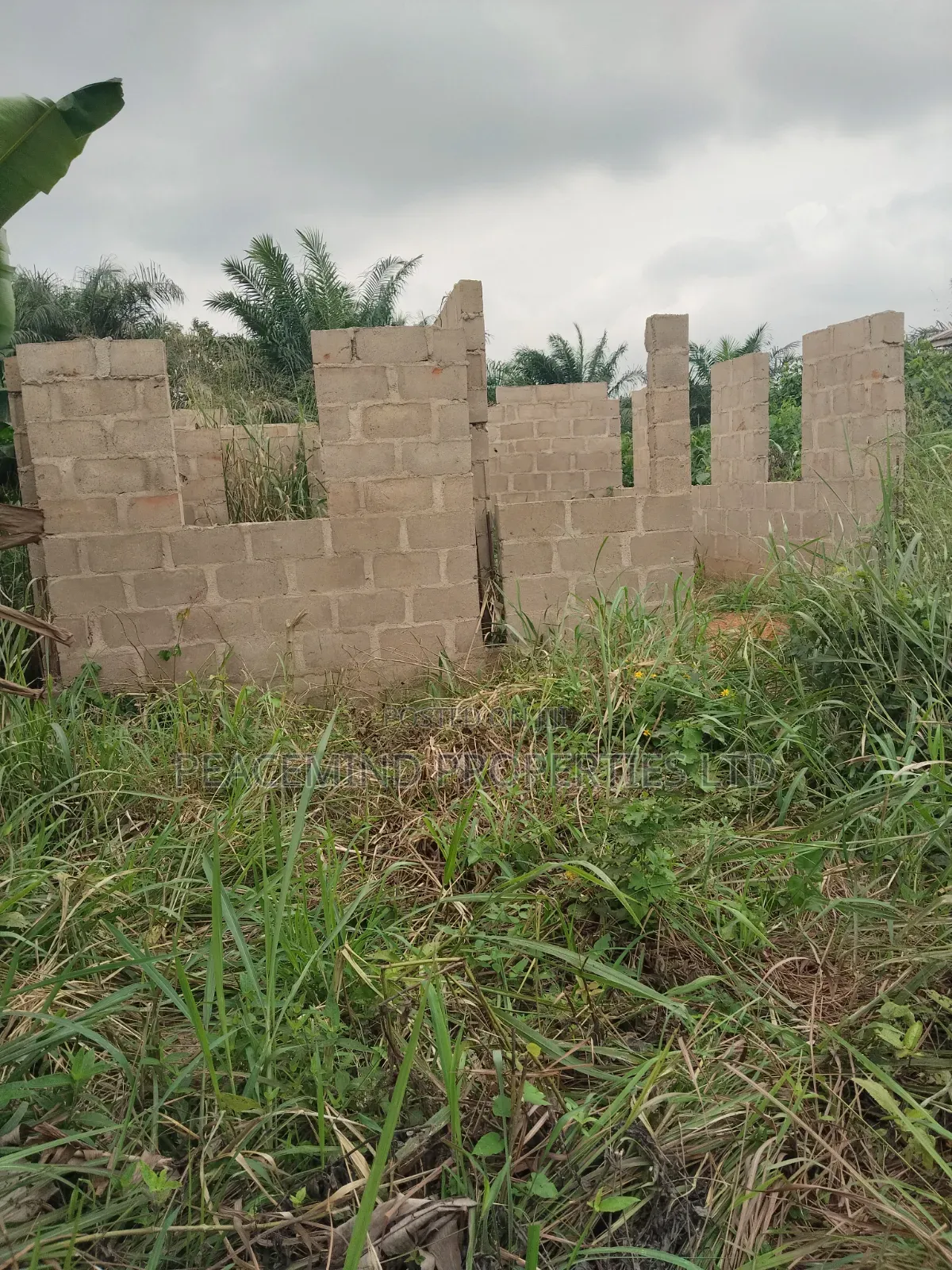 Half Plot With Un Completed 2bedroom Bungalow in Mowe #5m