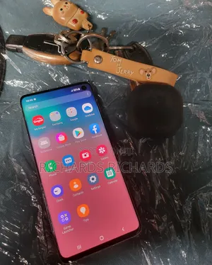 New Samsung Galaxy S10 128 GB Blue