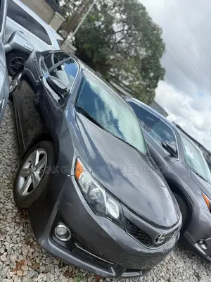 Toyota Camry SE 4dr Sedan (2.5L 4cyl 6A) 2012 Gray