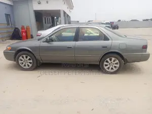 Toyota Camry Automatic 1999 Gray