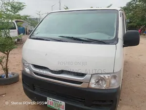 Toyota HiAce 2008 White