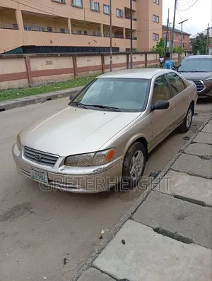 Toyota Camry 2001 Gold