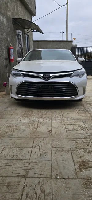 Toyota Avalon Touring FWD Sedan (3.6L 6cyl 6A) 2016 White