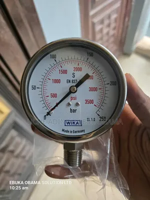 Pressure Gauge 0-250bar 4"