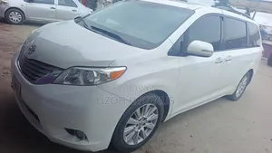 Toyota Sienna 2014 White