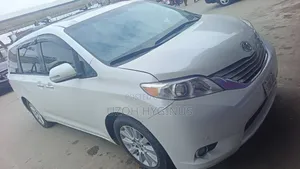 Toyota Sienna 2014 White