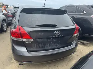 Toyota Venza AWD 2010 Gray