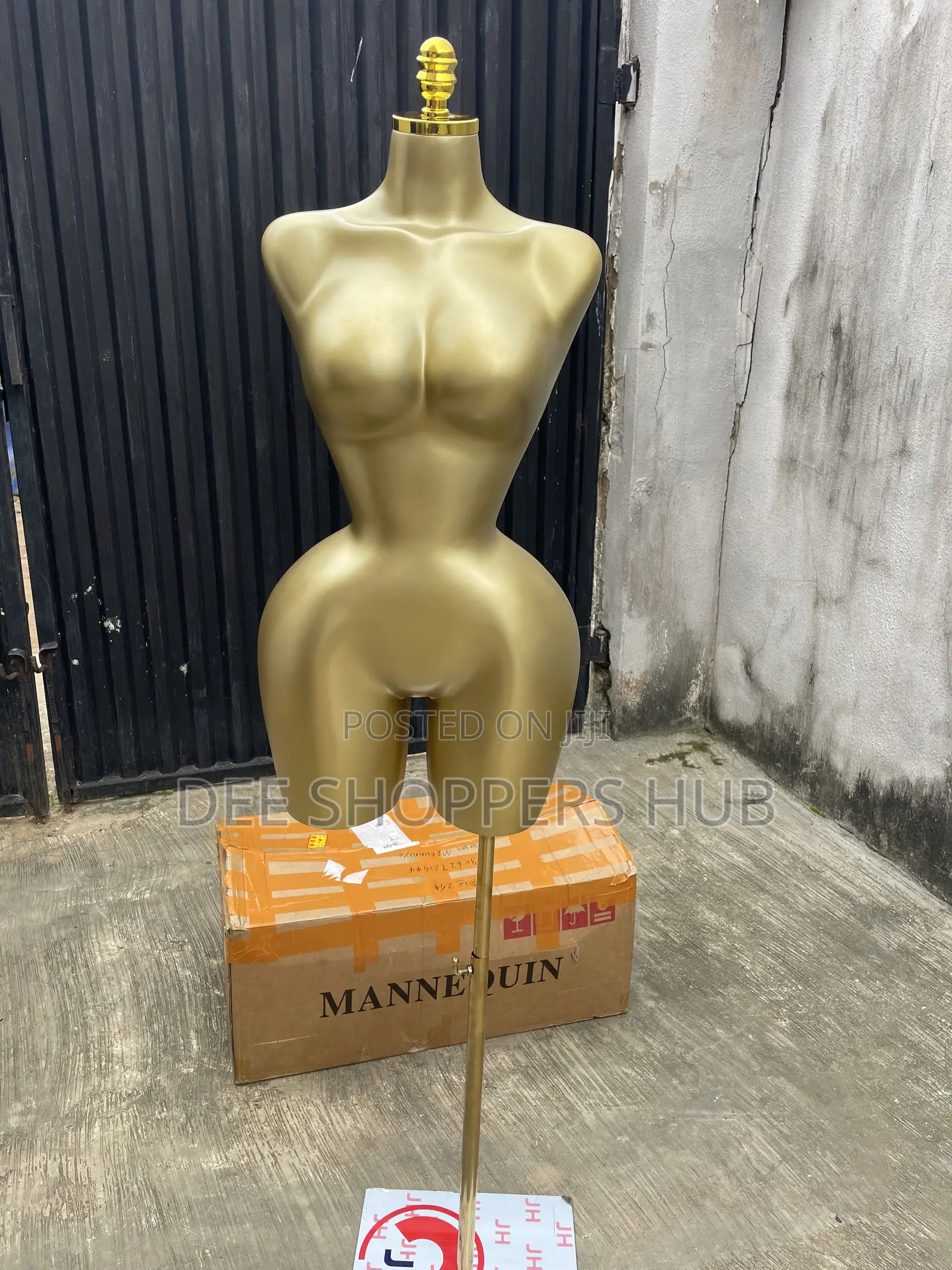 Fiberglass BBL Mannequin