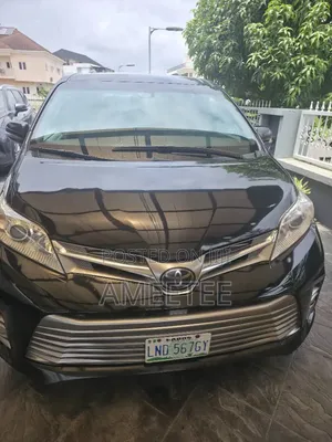 Toyota Sienna 2018 Black
