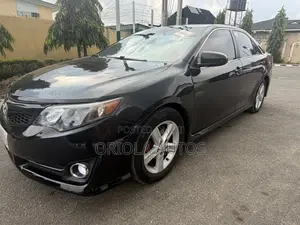 Toyota Camry SE 4dr Sedan (2.5L 4cyl 6A) 2014 Black