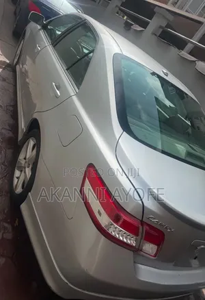 Toyota Camry SE V6 4dr Sedan (3.5L 6cyl 6A) 2011 Silver