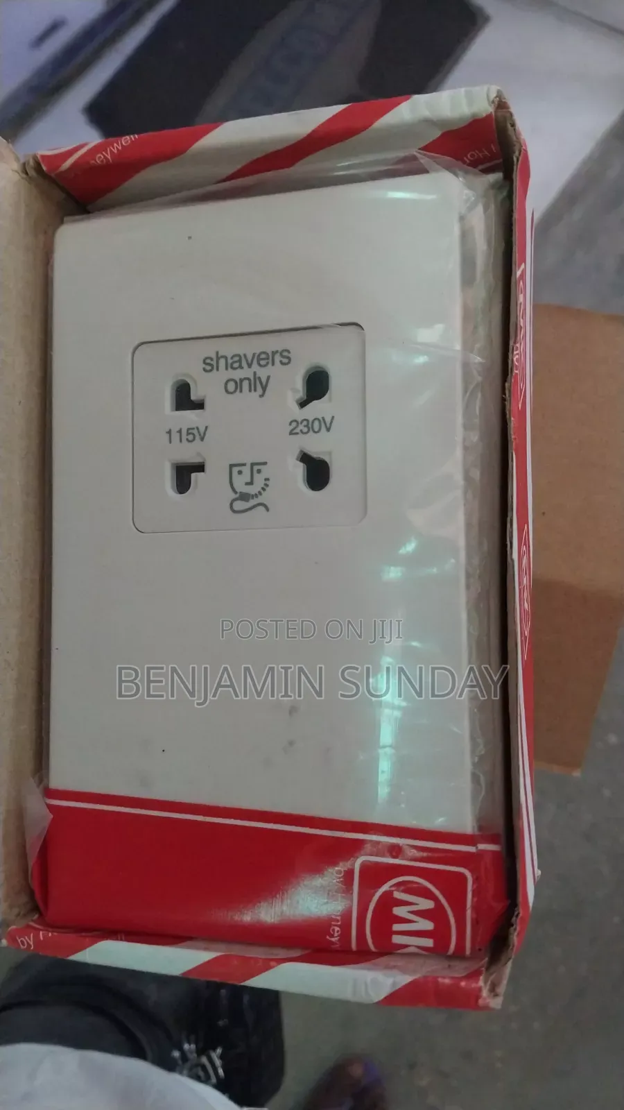 Mk Shaver Socket White