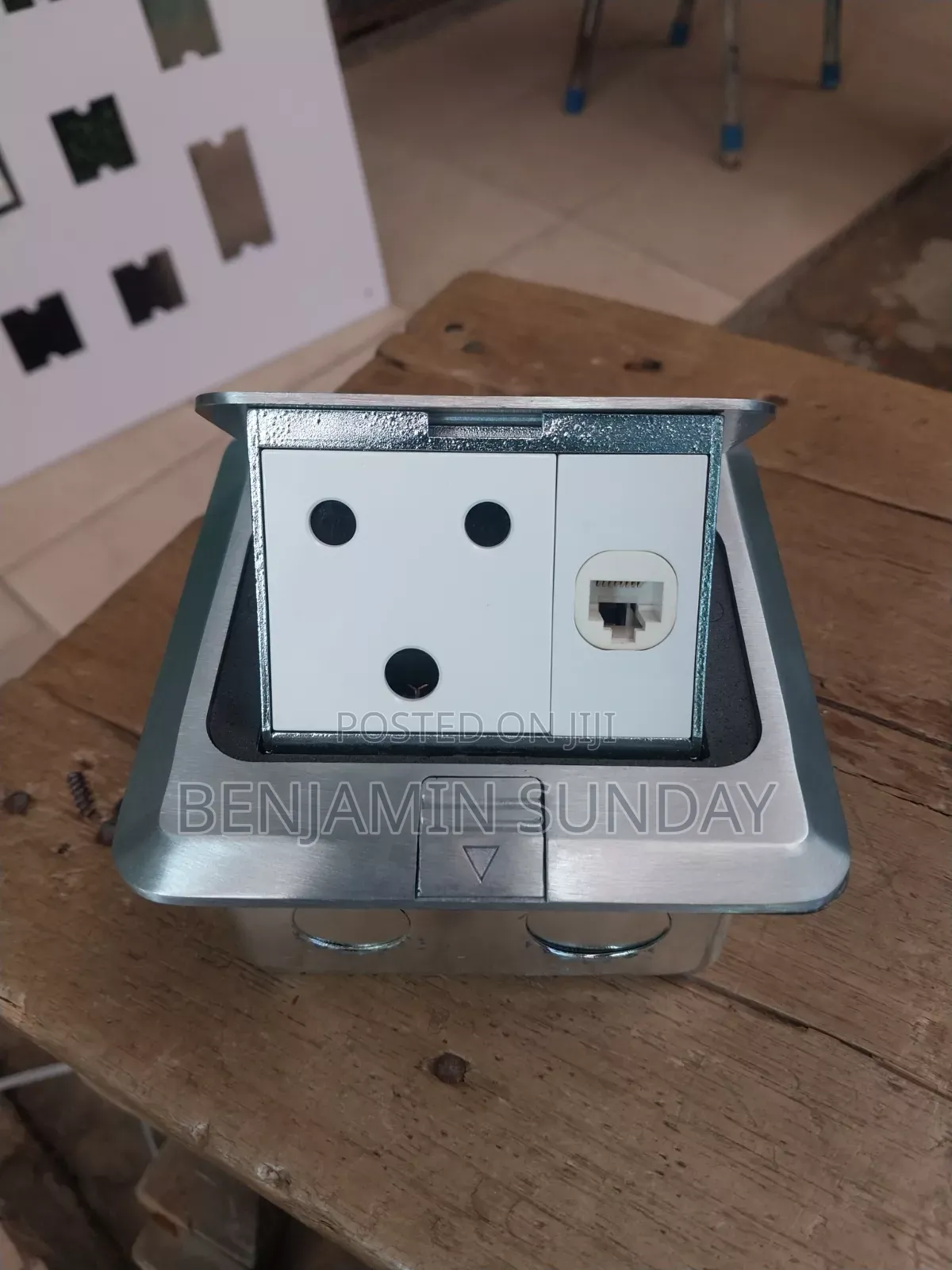 Floor Socket Mk Uk