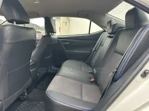 Toyota Corolla SE Special Edition 4dr Sedan (1.8L 4cyl CVT) 2017 White
