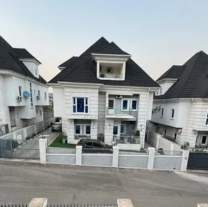 5bdrm Duplex in Guzape District for sale