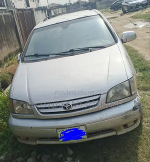 Toyota Sienna 2002 Silver