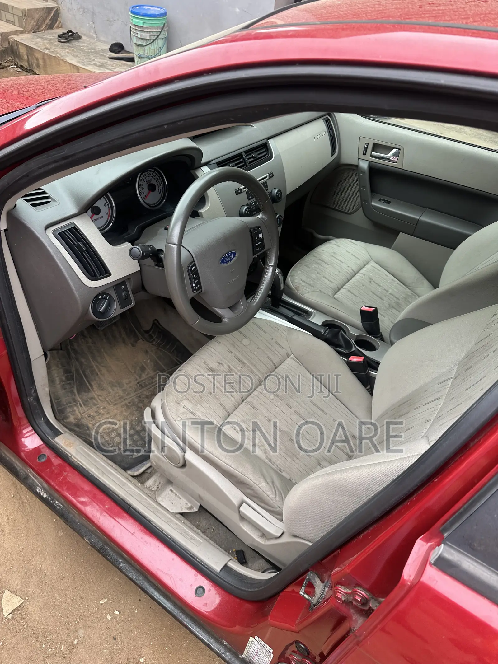 Ford Focus SE 2010 Red