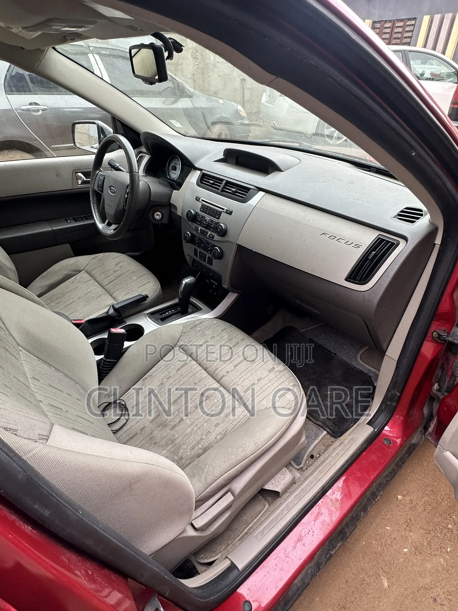 Ford Focus SE 2010 Red