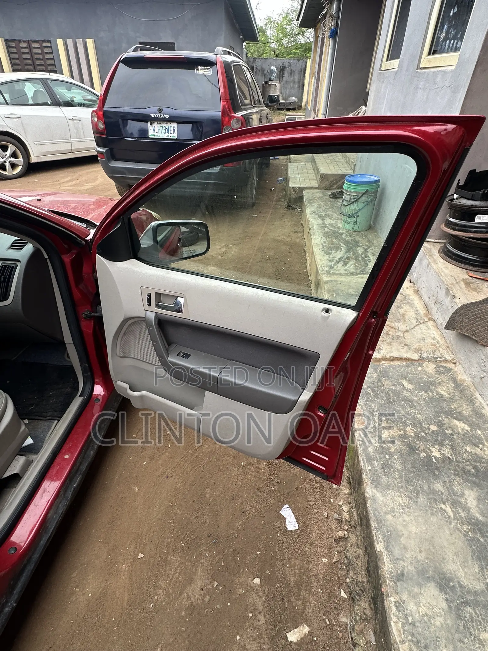 Ford Focus SE 2010 Red