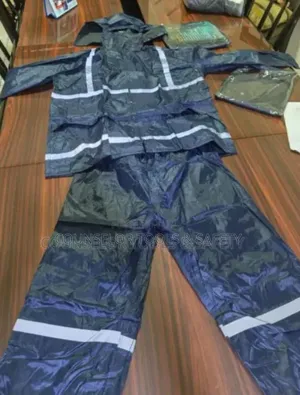 Up and Down Rain Coat Polyester