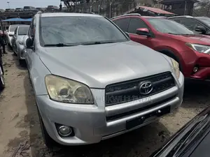 Toyota RAV4 2010 Silver