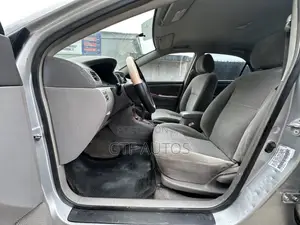 Toyota Corolla LE 2004 Silver