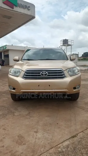Toyota Highlander 2010 Gold
