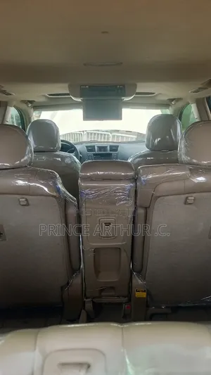 Toyota Highlander 2010 Gold