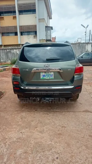 Toyota Highlander 2012 Green