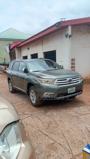 Toyota Highlander 2012 Green