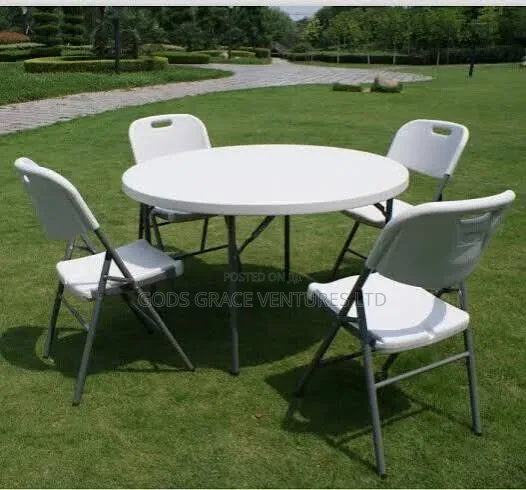 Round Foldable Banquet Table and Chairs