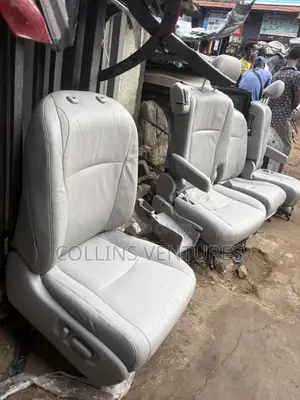 Complete Seat Toyota Highlander 2009-12 Available