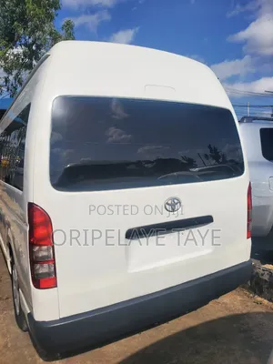 Toyota HiAce 2013 White