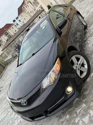 Toyota Camry SE 4dr Sedan (2.5L 4cyl 6A) 2014 Black