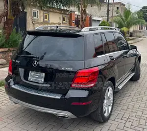 Mercedes-Benz GLK-Class Base GLK 350 4dr AWD 4MATIC (3.5L 6cyl 7A) 2015