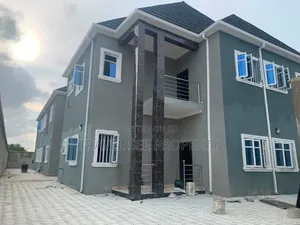 2bdrm Block of Flats in Private Estate for sale