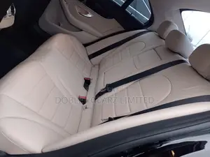 Mercedes-Benz C300 2016 Black