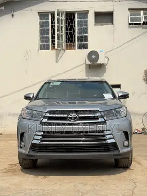 Toyota Highlander XLE 4dr SUV AWD (3.5L 6cyl 6A) 2014 Silver