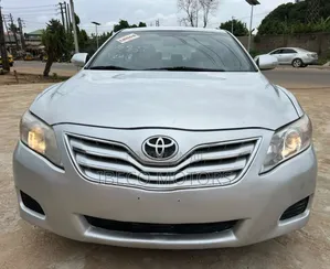 Toyota Camry LE 4dr Sedan (2.5L 4cyl 6AM) 2010 Silver