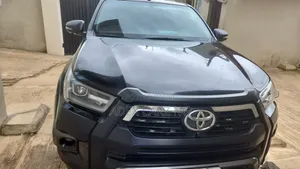 Toyota Hilux 2024 Black