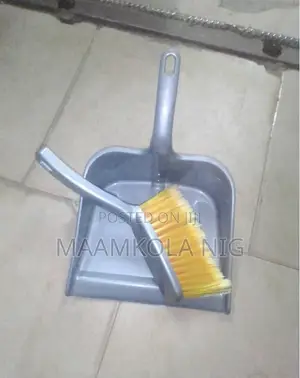 Hand Brush and Packer Different Color