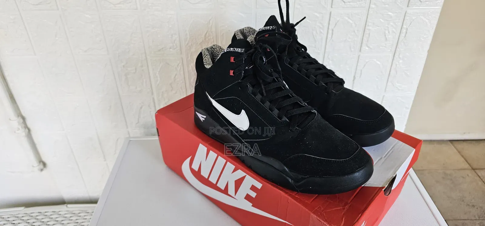 Air Flight Lite Mid Black Hi Top Trainers.