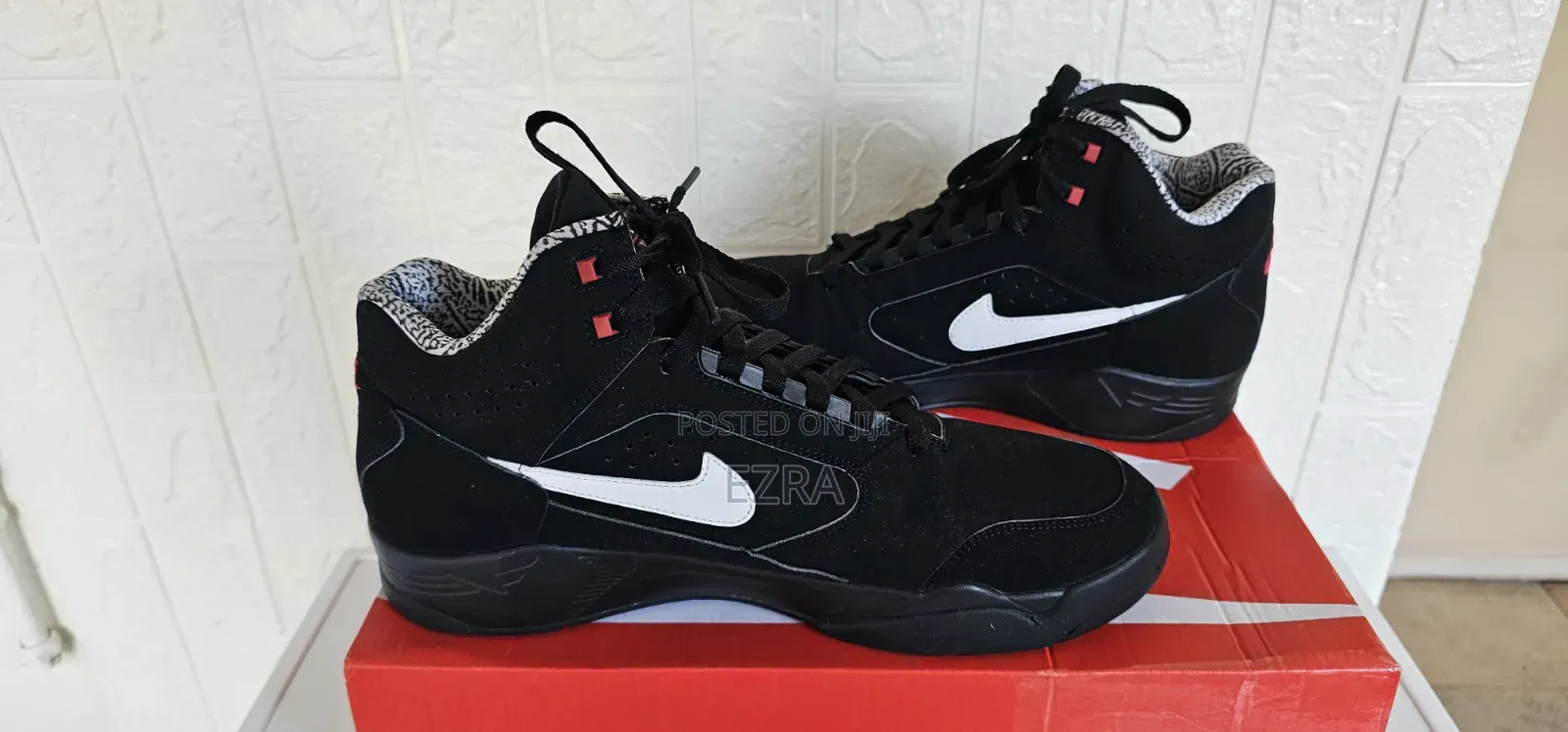 Air Flight Lite Mid Black Hi Top Trainers.