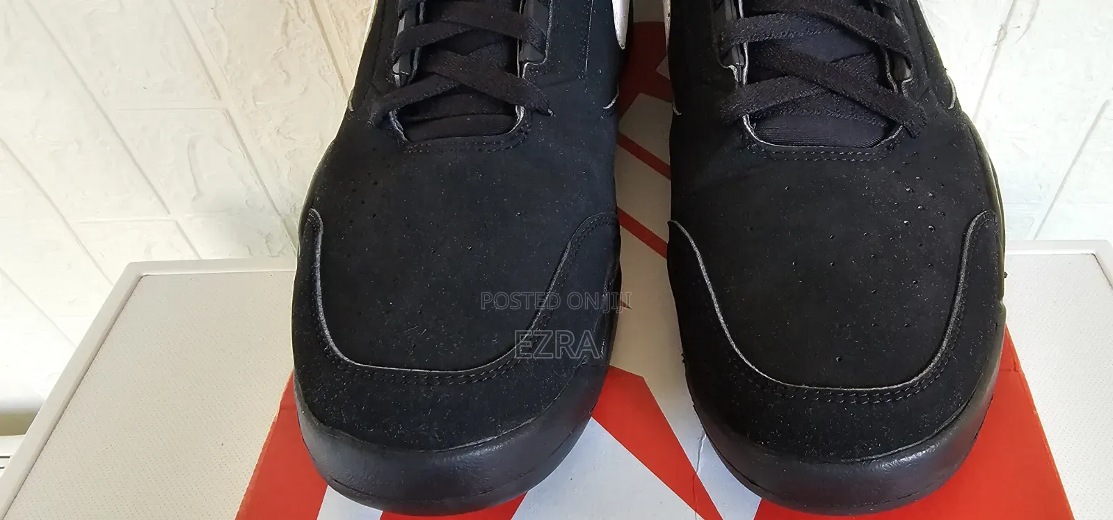 Air Flight Lite Mid Black Hi Top Trainers.