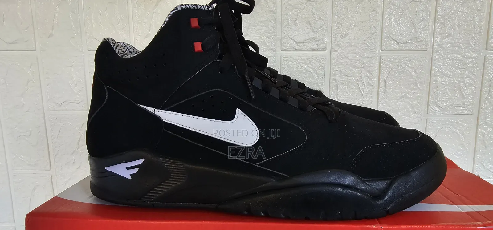 Air Flight Lite Mid Black Hi Top Trainers.