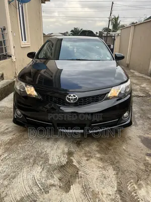 Toyota Camry SE 4dr Sedan (2.5L 4cyl 6A) 2012 Black