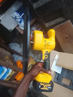 DeWalt Cordless Concrete Power Trowel