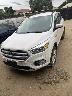 Ford Escape SE FWD 2017 White