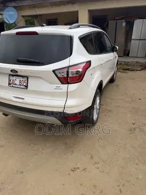 Ford Escape SE FWD 2017 White